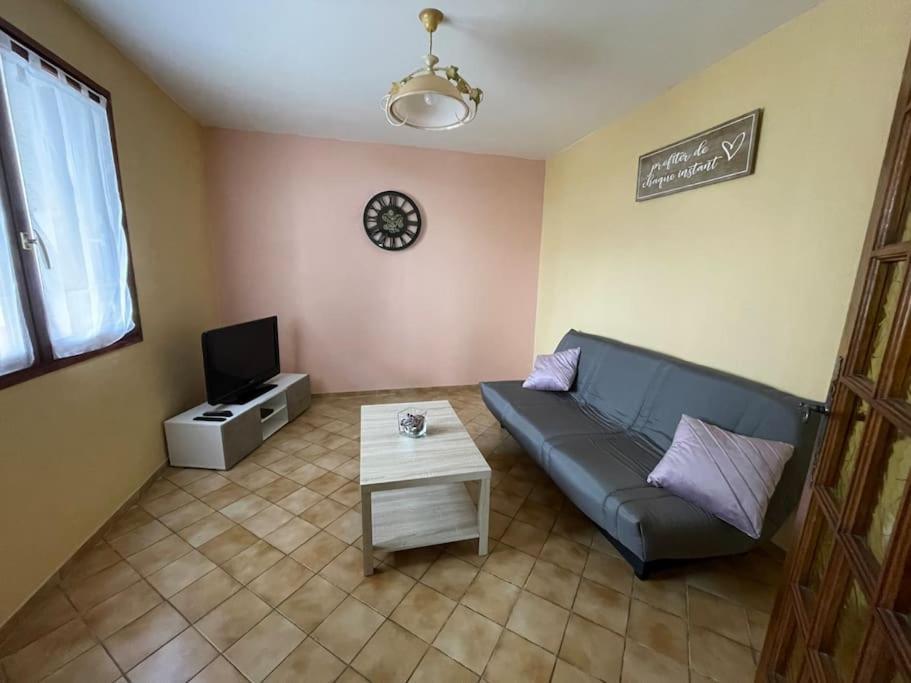 Apartment Au Bord Du Avec Terrasse La Tour-d'Auvergne